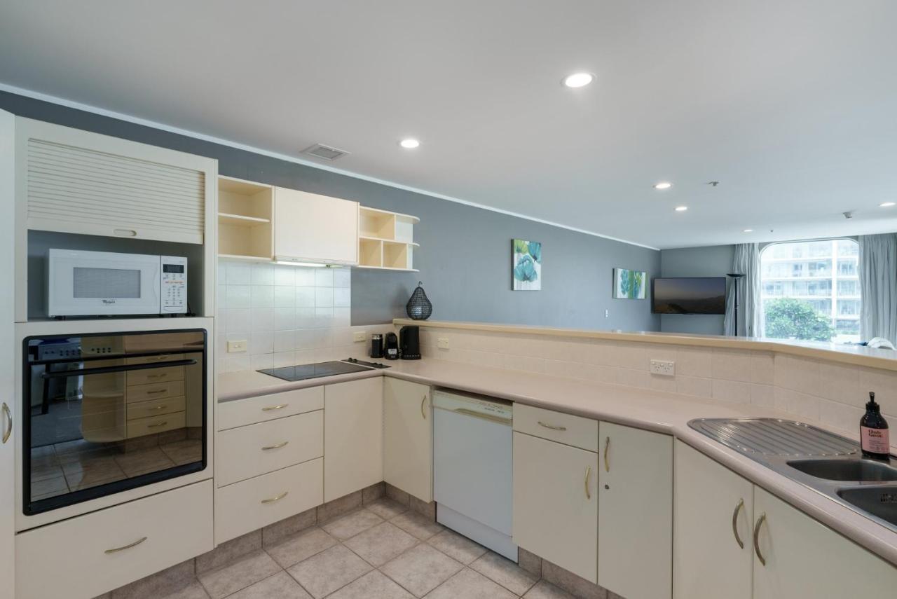 Oceanside Apartment With Garden Views Mount Maunganui Exterior foto