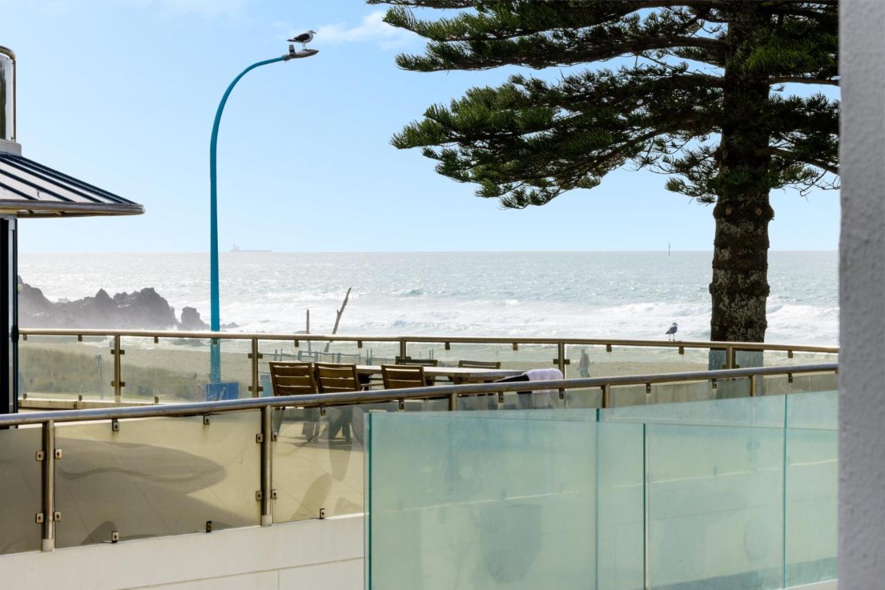 Oceanside Apartment With Garden Views Mount Maunganui Exterior foto
